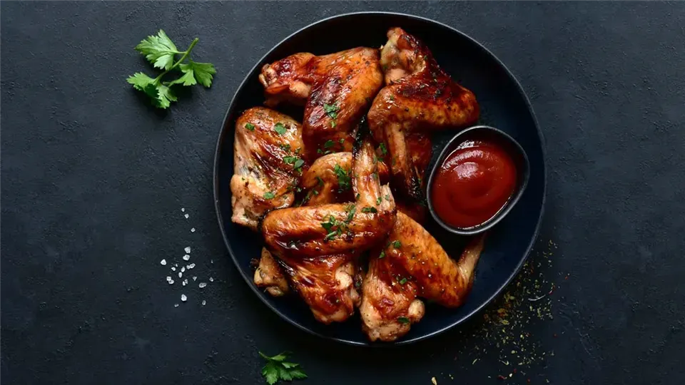 Zdjęcie Jak zrobić skrzydełka na obiad: proste przepisy, które zachwycą