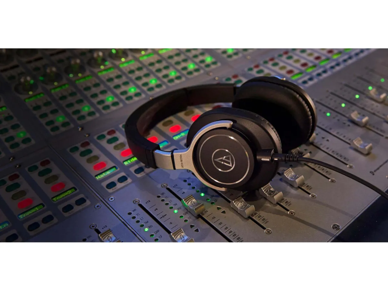 Zdjęcie Audio Technica M70x - Recenzja najlepszych słuchawek studyjnych z zamkniętą konstrukcją