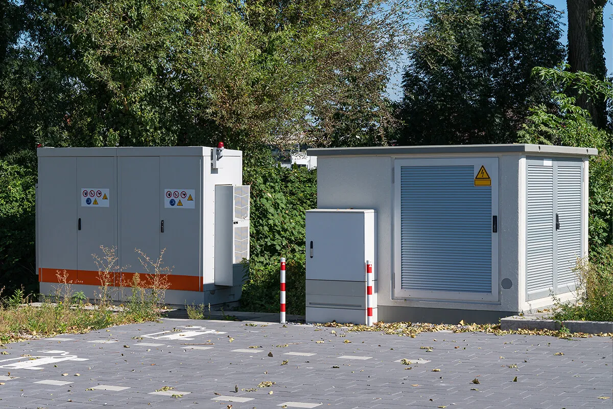 Zdjęcie Stacja transformatorowa: budynek czy budowla? Kluczowe różnice i definicje