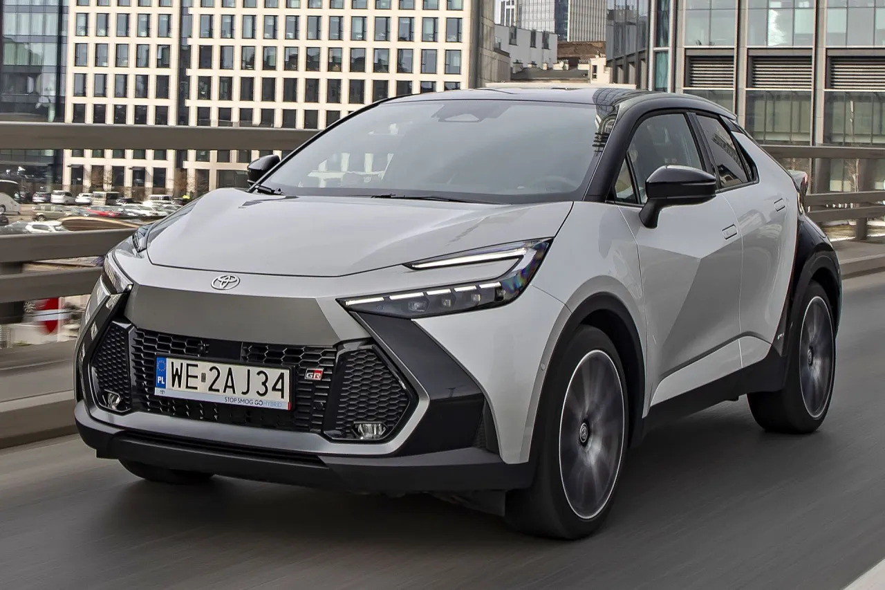 Zdjęcie Ile kosztuje Toyota C-HR hybrid? Poznaj ceny i ukryte koszty