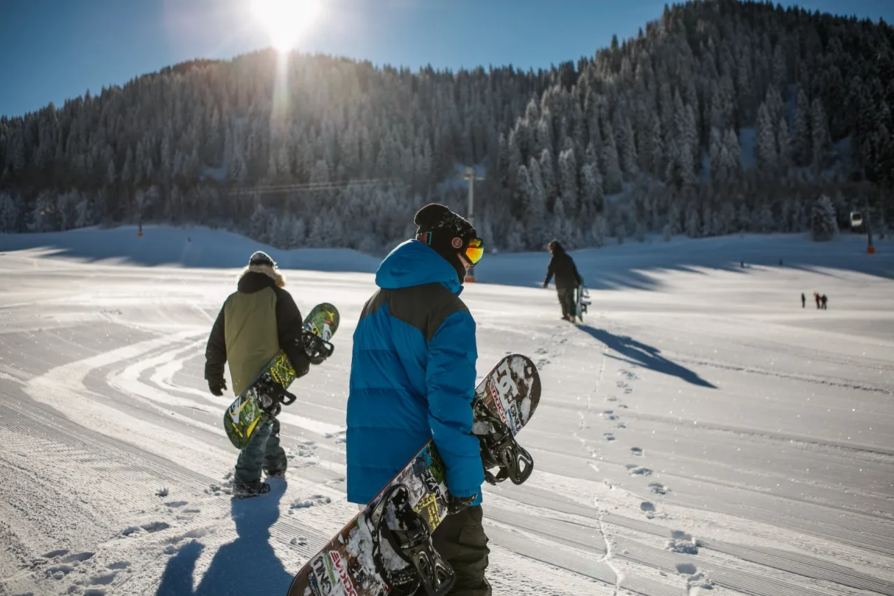 Zdjęcie Ile zarabia instruktor snowboardu? Zaskakujące fakty o wynagrodzeniu