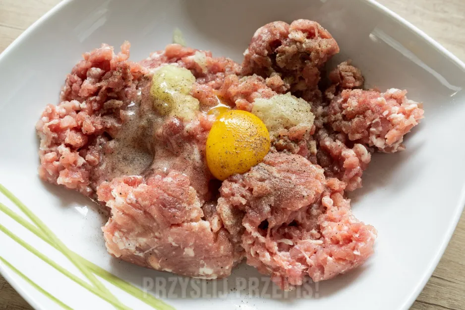 Zdjęcie Jaką surówkę do kotletów mielonych wybrać, by zachwycić gości?