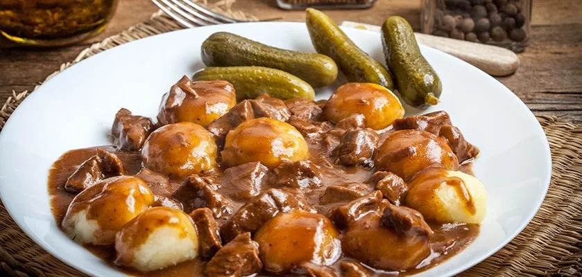 Zdjęcie Idealne mięso do klusek śląskich: Klasyka, nowości i sekrety sosu