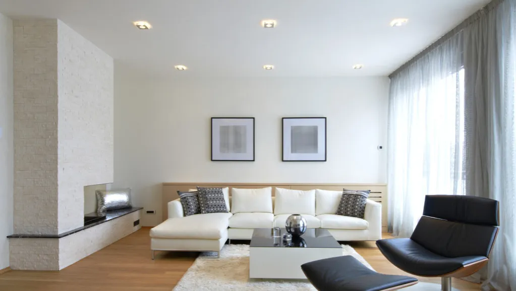 Zdjęcie Idealna farba sufitowa: jak wybrać bez smug i problem&oacute;w?