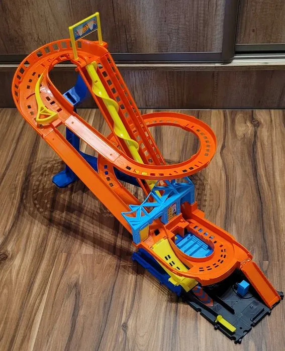 Zdjęcie Najlepsze zabawki rollercoaster - wybierz bezpieczne i edukacyjne opcje dla dzieci