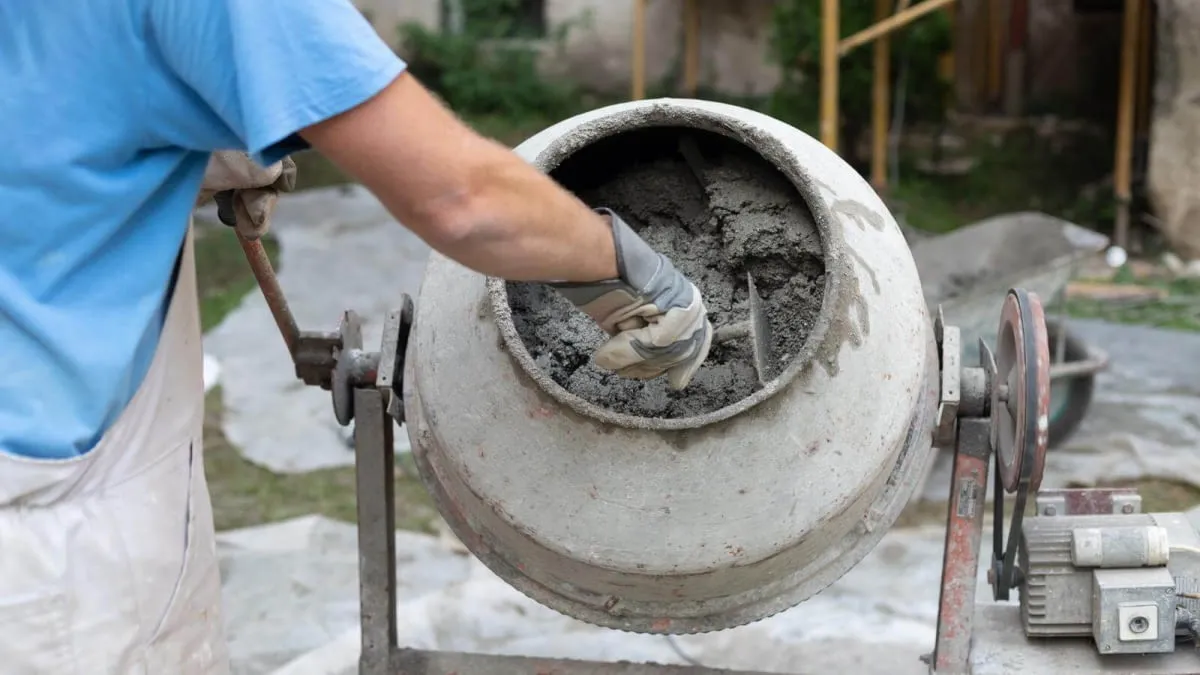 Zdjęcie Ile cementu na kubik betonu B20? Kluczowe proporcje i wskazówki