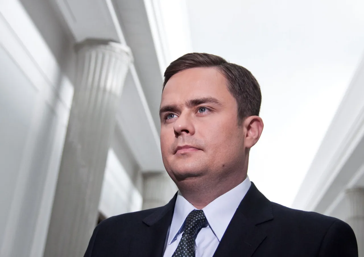 Zdjęcie Ile lat ma Adam Hofman? Zaskakujące informacje o jego wieku