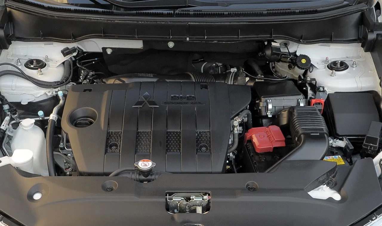 Zdjęcie Mitsubishi ASX jaki silnik wybrać? Porównanie wydajności i specyfikacji