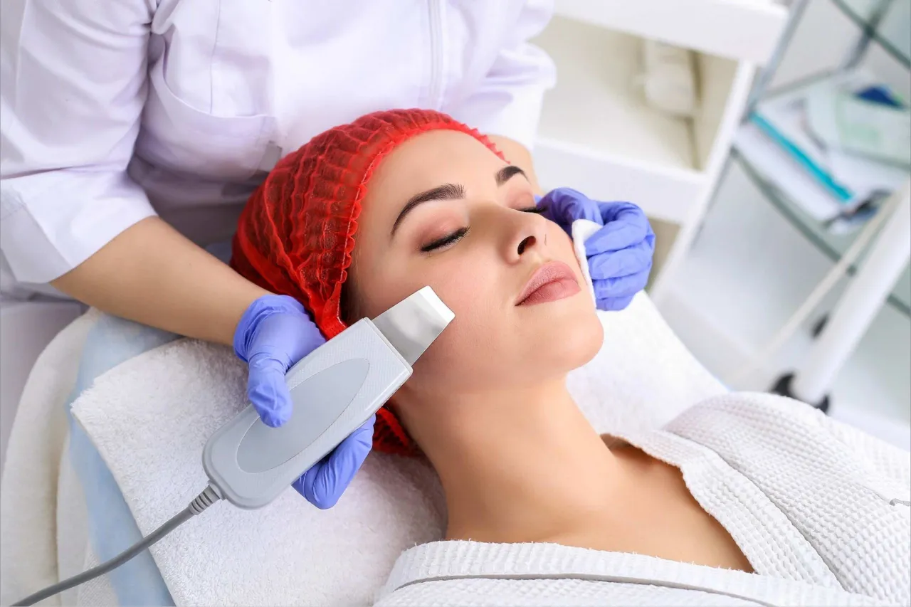 Zdjęcie Co daje peeling kawitacyjny: 7 zaskakujących korzyści dla skóry
