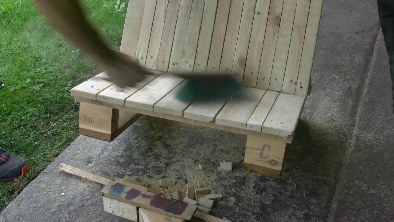 Zdjęcie Jak zrobić krzesła z palet - proste kroki na piękne meble DIY