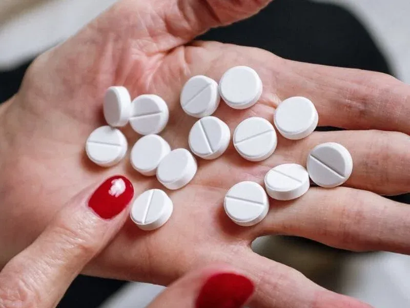 Zdjęcie Czy hydroksyzyna jest bez recepty? Sprawdź, co musisz wiedzieć