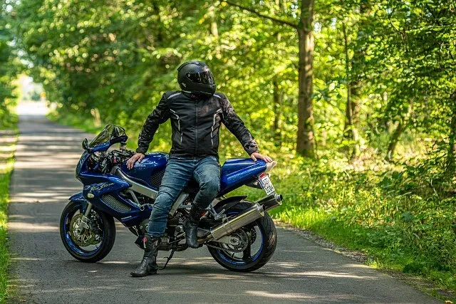 Zdjęcie Jakie jeansy motocyklowe wybrać, aby zapewnić sobie bezpieczeństwo?