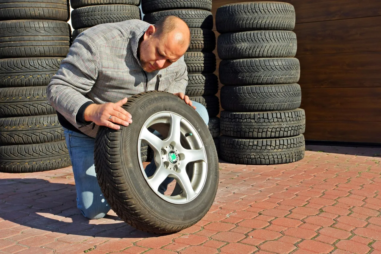 Zdjęcie Czy jest obowiązek zmiany opon na letnie? Prawda o przepisach i bezpieczeństwie
