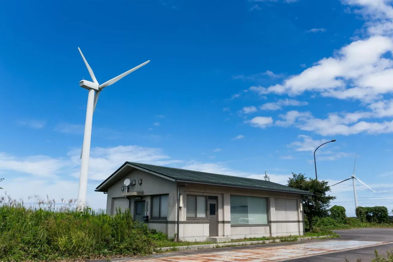 Zdjęcie Ile prądu wytwarza wiatrak? Zaskakujące dane o energii z wiatru