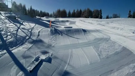 Zdjęcie Folgaria snowpark: idealne miejsce dla narciarzy i snowboardzistów