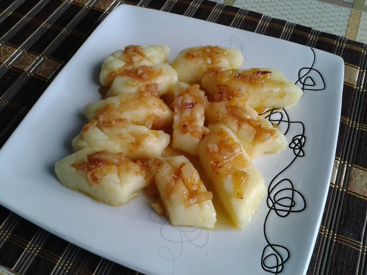 polskie dania z ziemniaków kopytka kluski śląskie