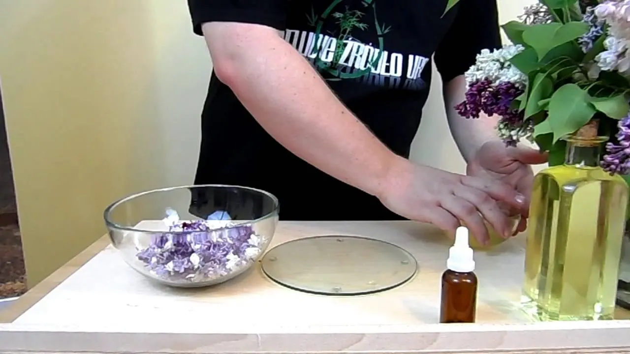 jak zrobić olejek zapachowy z kwiatów