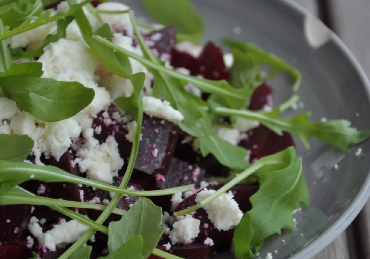 Sałatka z bryndzą i burakiem