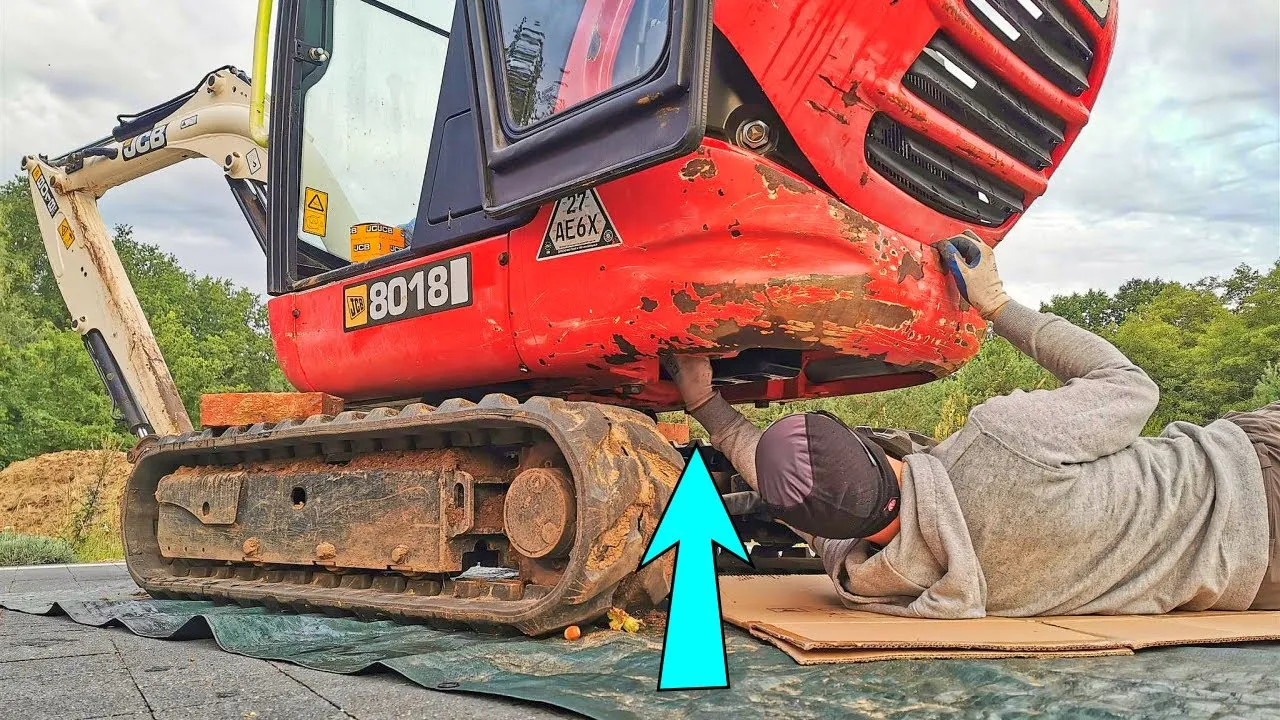 Serwis minikoparki wymiana oleju