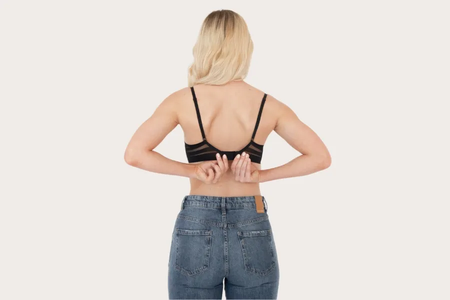 Rodzaje pierwszych biustonoszy dla nastolatek: top, braletka, sportowy