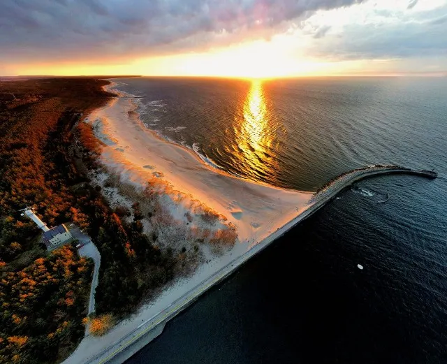 Promenada Nadmorska Ustka zach&oacute;d słońca