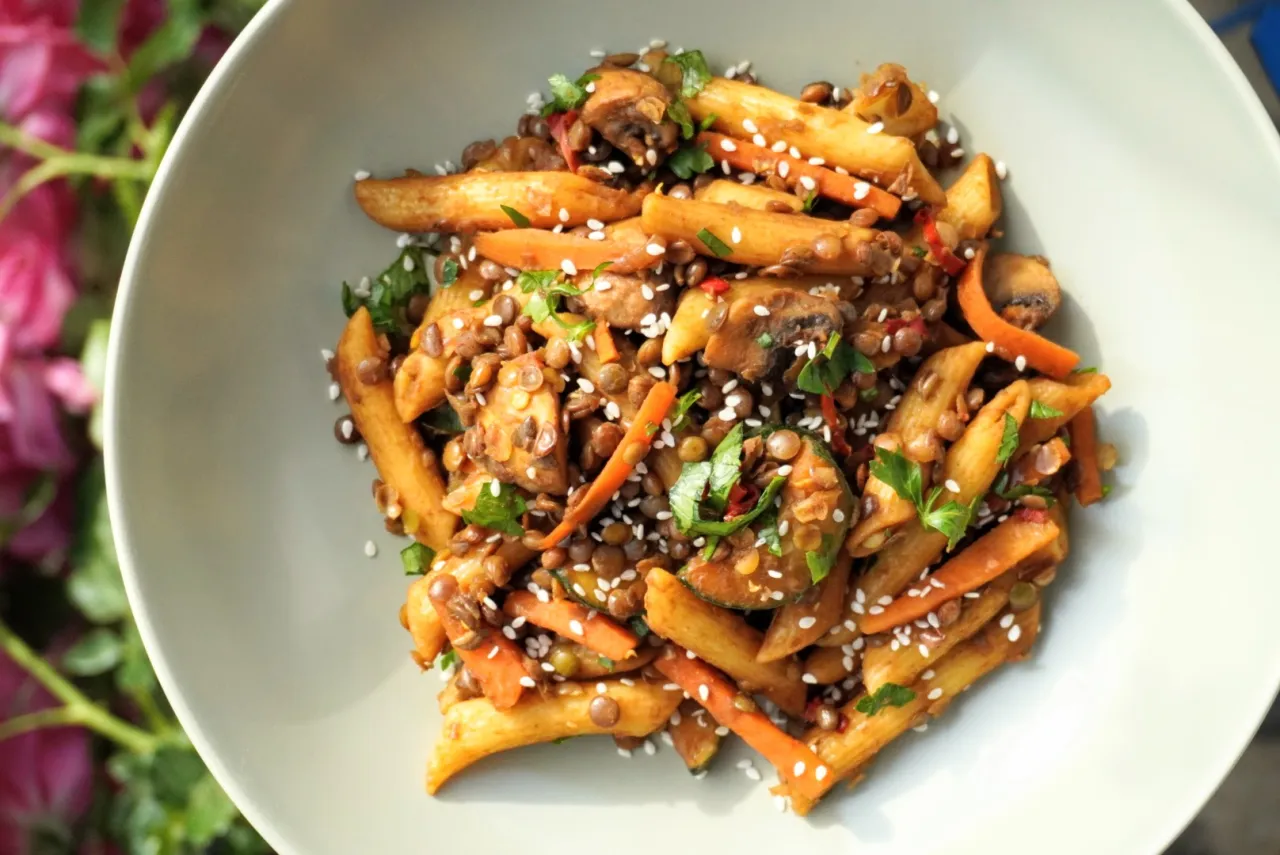 makaron z ciecierzycy danie, makaron z soczewicy danie