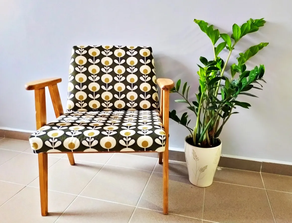 r&oacute;żne typy krzeseł do tapicerowania, krzesło z PRL, krzesło nowoczesne, fotel