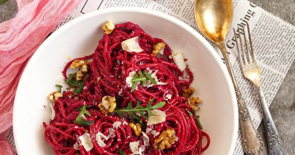 świeże buraki do spaghetti