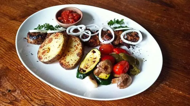 Zdjęcie Co zjeść w Katowicach? Najlepsze lokalne specjały i restauracje