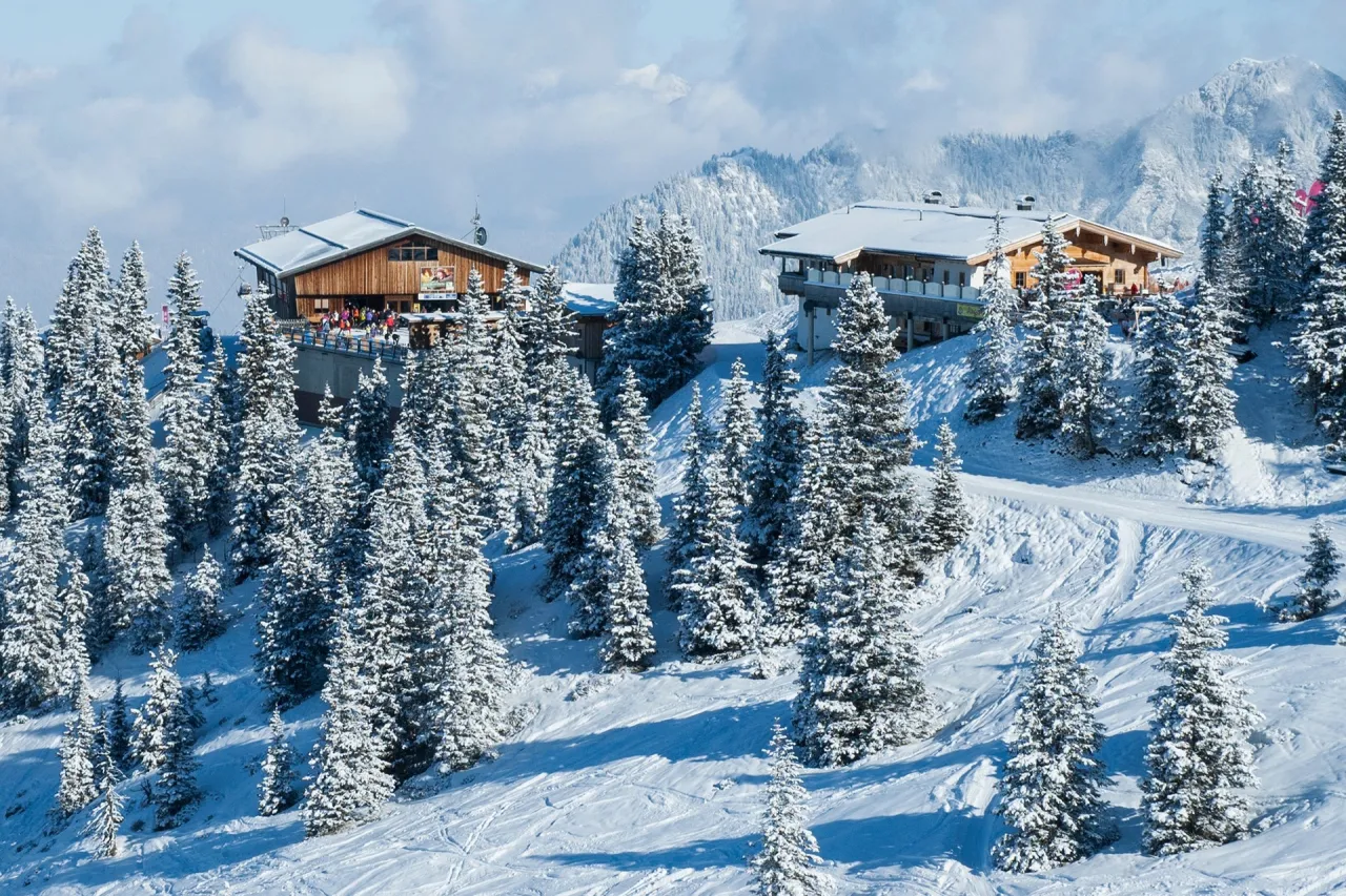 ośrodek narciarski alpy zima