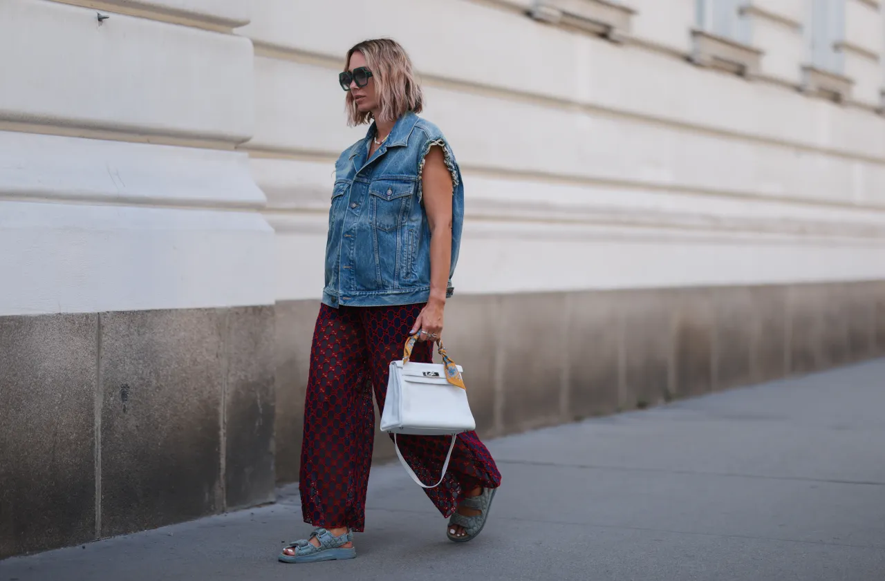 Kamizelka jeansowa damska stylizacje casual