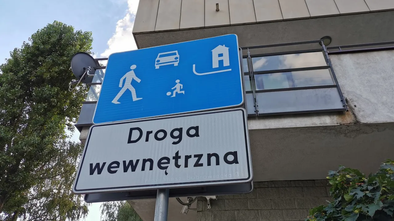 Znak D-40 strefa zamieszkania