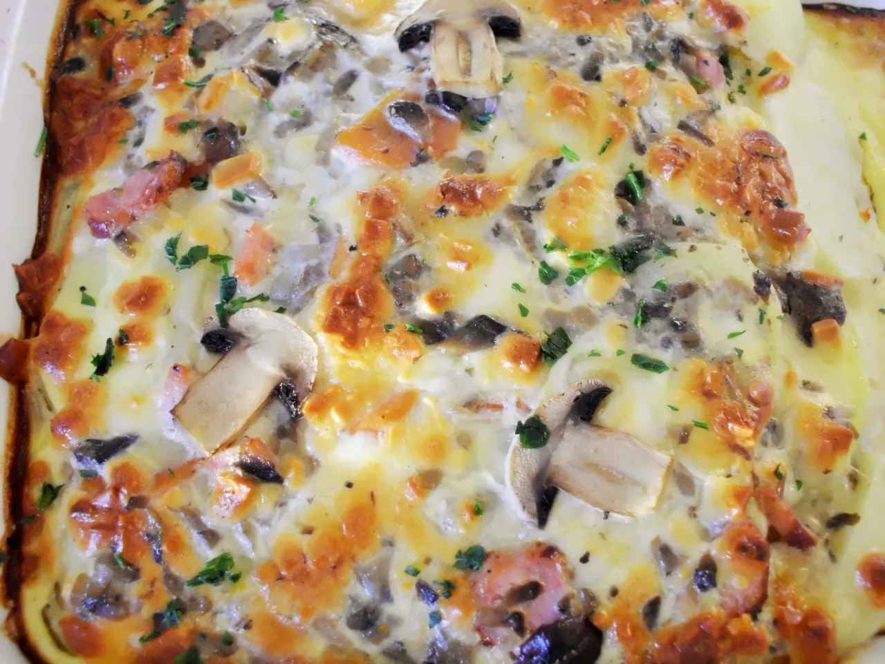 Zapiekanka ziemniaczana z pieczarkami gotowa