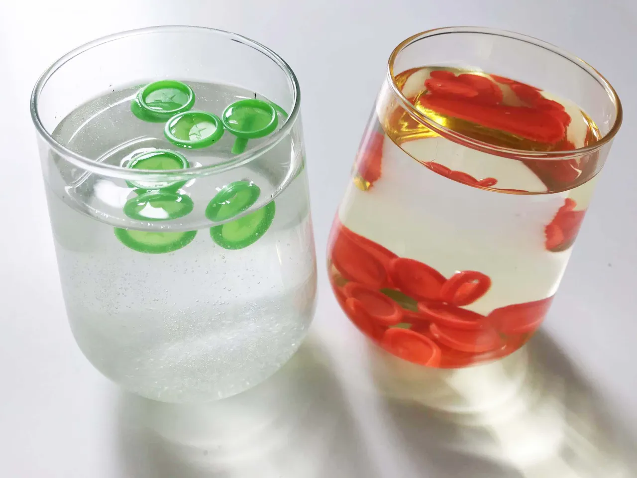 Eksperymenty z wodą dla dzieci gęstość