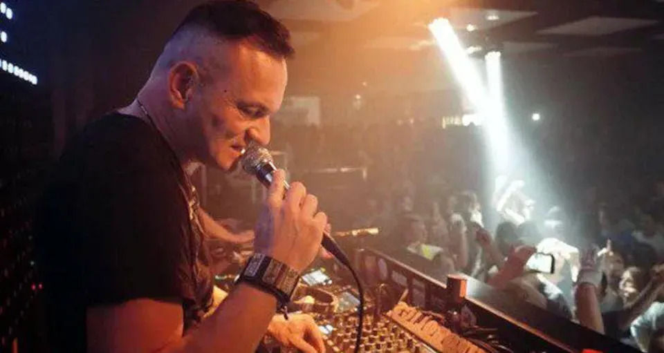 Zdjęcie Ile bierze DJ Hazel za występ? Poznaj ceny i stawki na imprezy