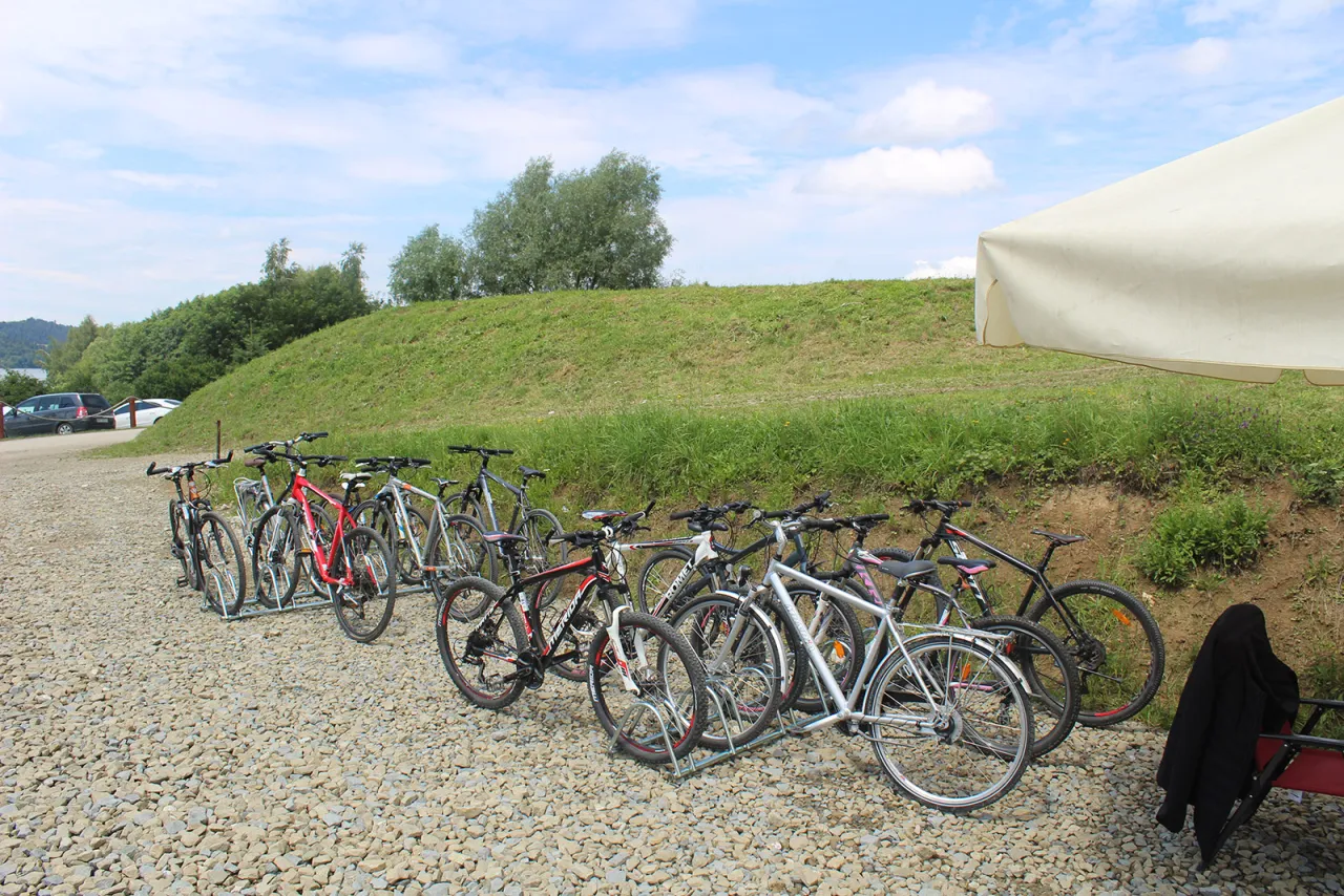 parking Velo Czorsztyn wypożyczalnia rower&oacute;w