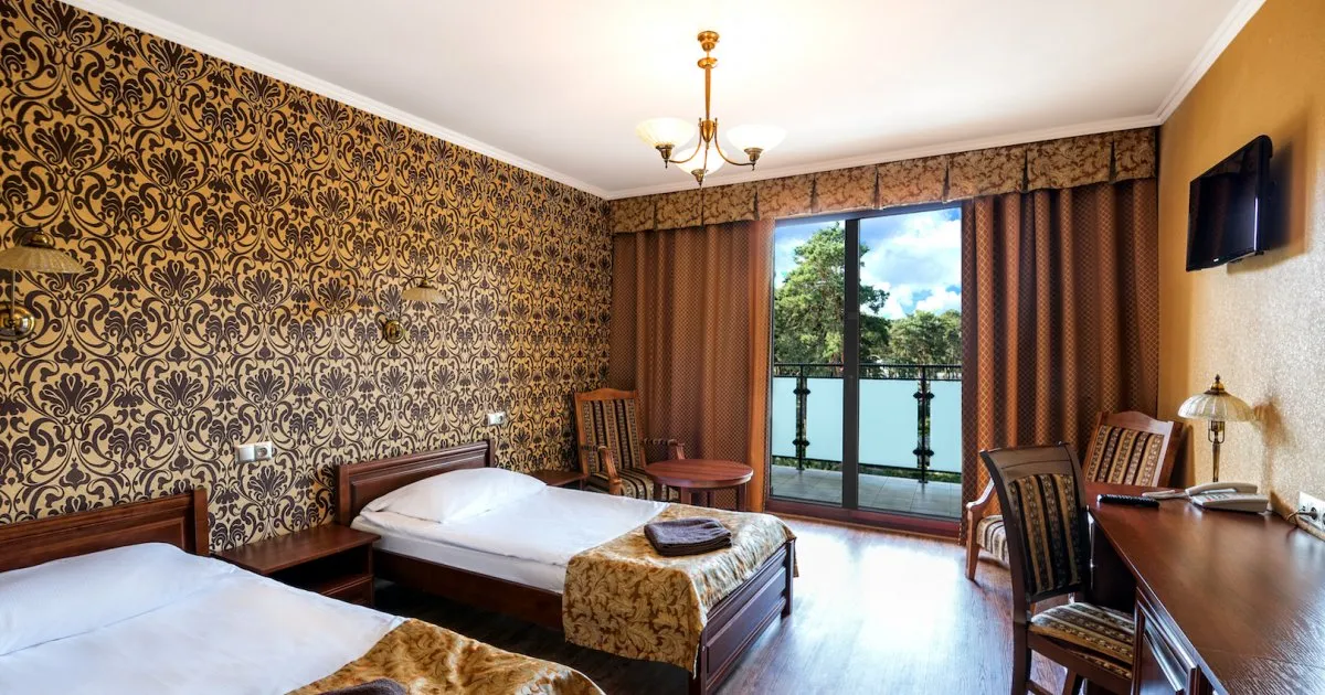 wnętrze pokoju sanatoryjnego komfort Wieniec-Zdrój