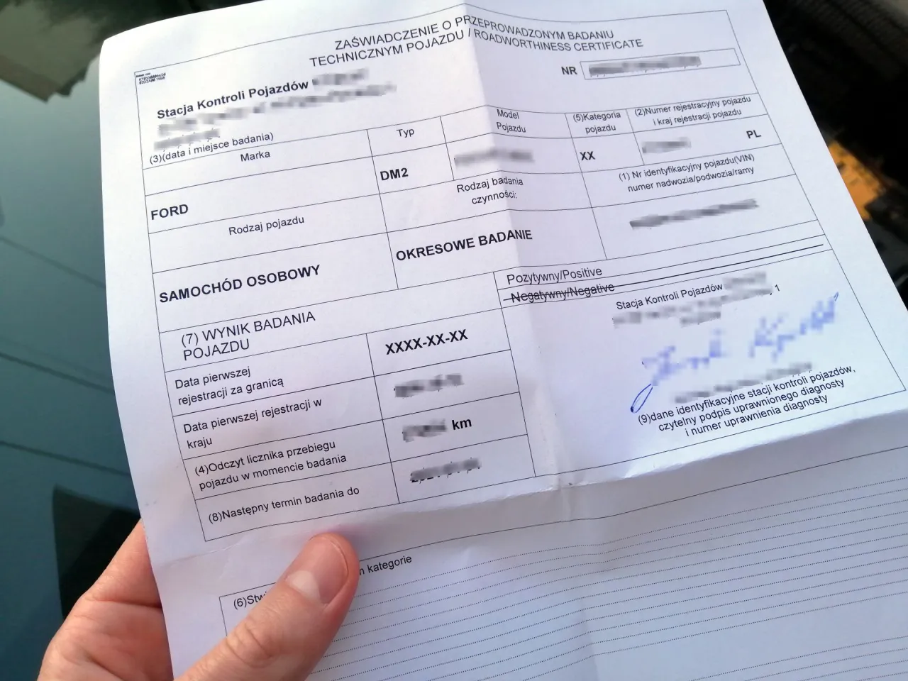 Dokument potwierdza, jak sprawdzić czy samochód ma przegląd. Widoczny jest wynik badania technicznego pojazdu, dane pojazdu i termin kolejnego badania.