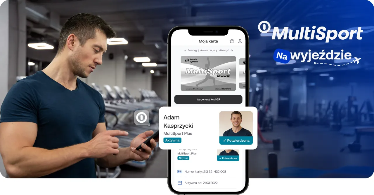 Mężczyzna sprawdza w telefonie, czy polski Multisport działa w Czechach. Widok aplikacji z kartą i danymi użytkownika.