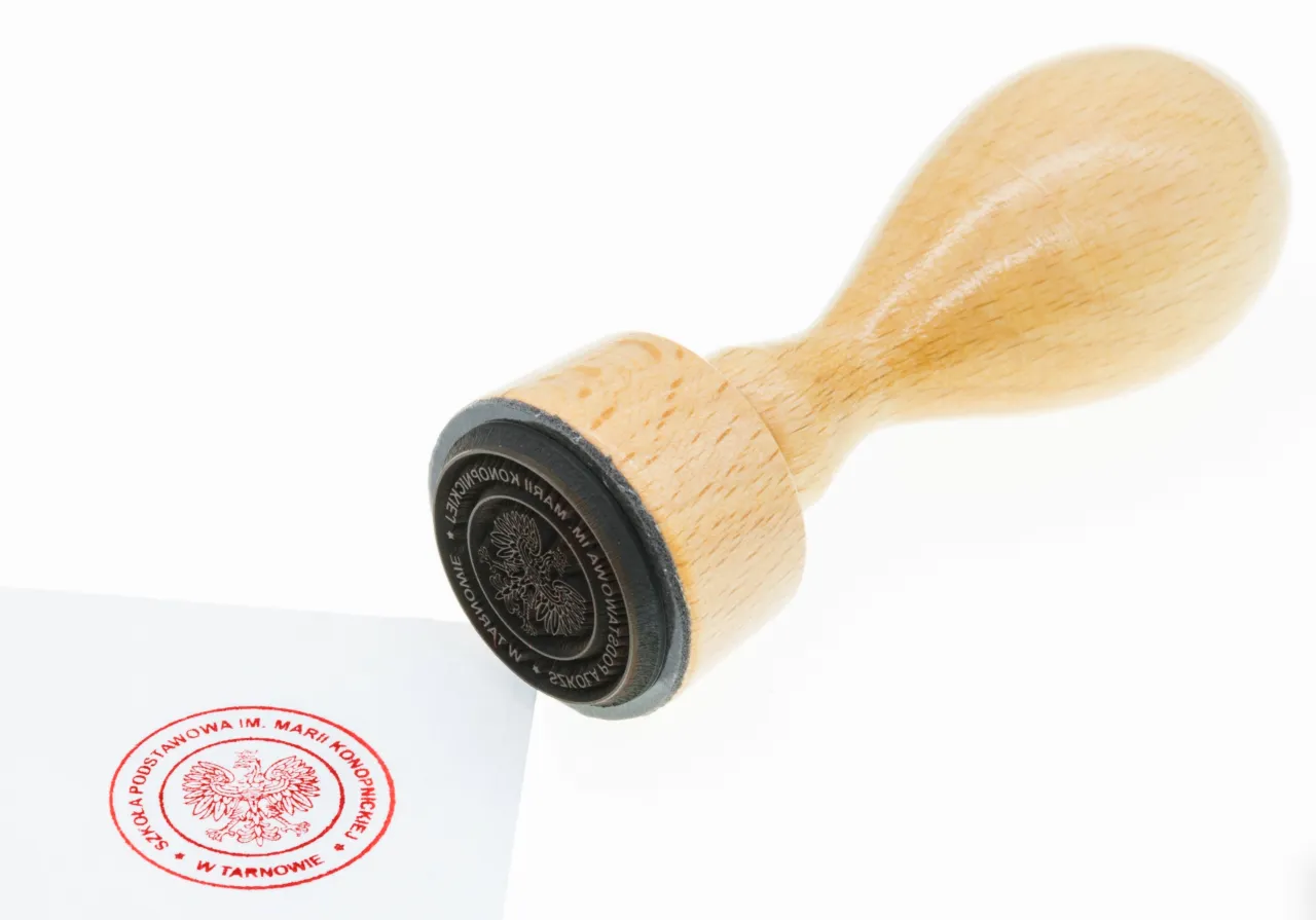 sekretariat szkolny stempel legitymacja