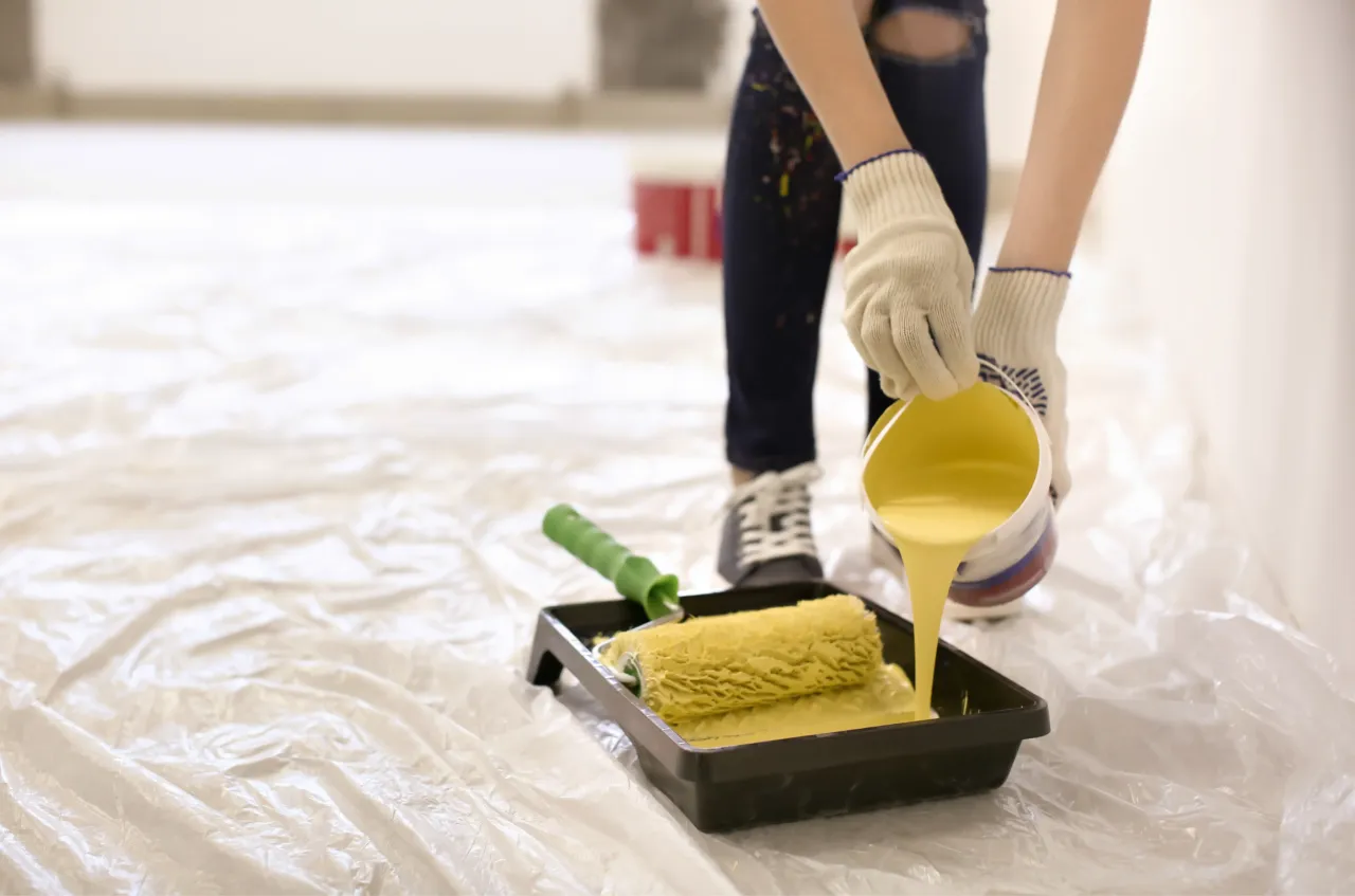 Jak obliczyć koszt malowania sufitu