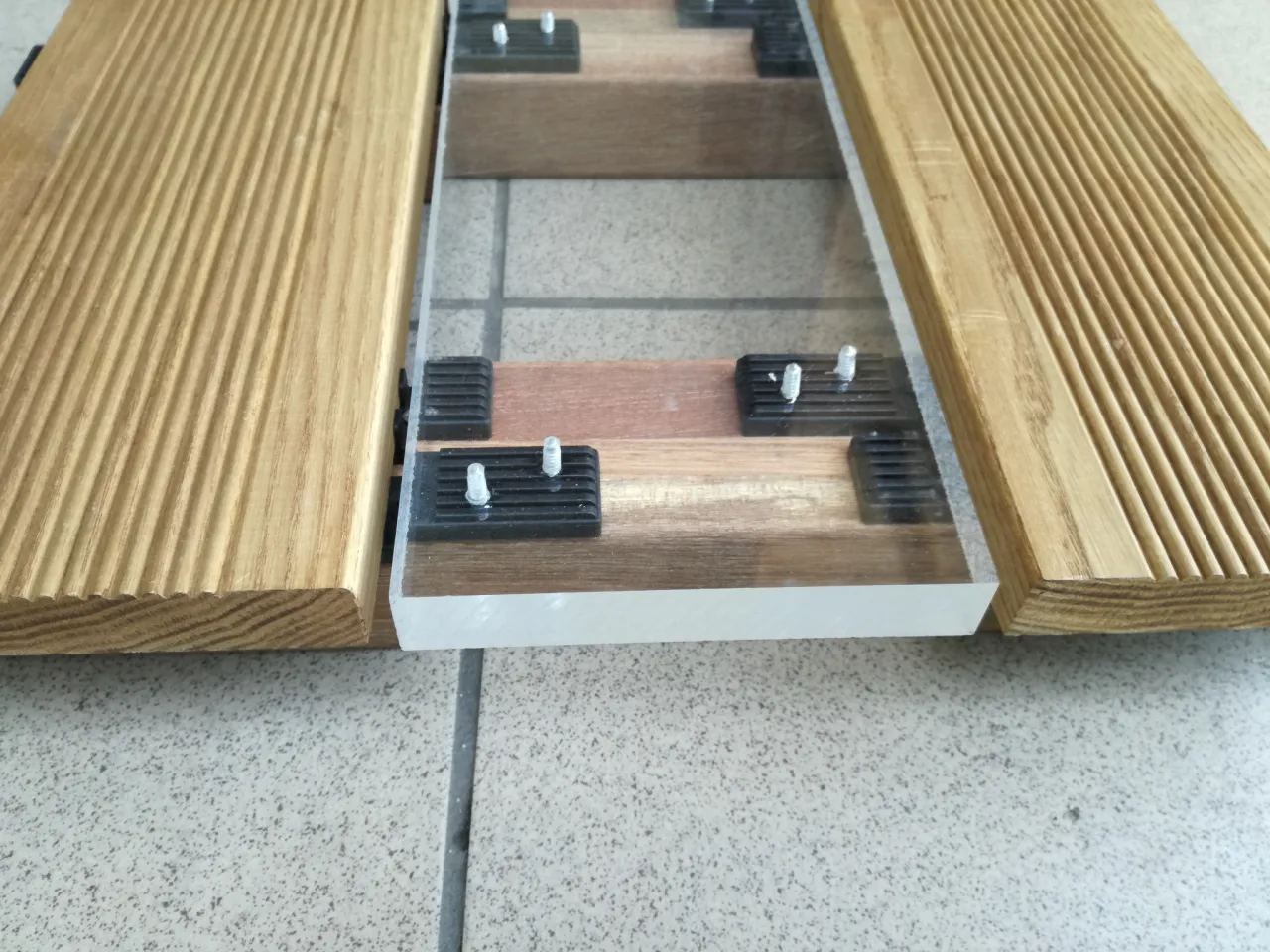 systemy montażowe do tarasu niewidoczne