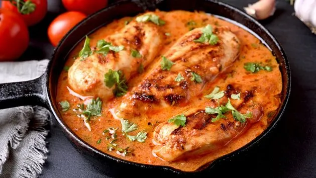 r&oacute;żne sosy do kurczaka