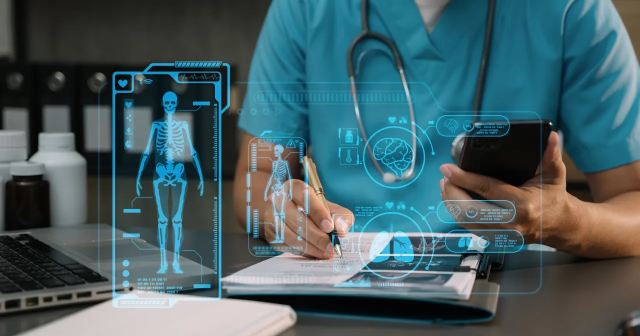 Lekarz analizuje dane medyczne na interaktywnym ekranie, pokazując, jak sztuczna inteligencja zmieni nasze życie w medycynie.