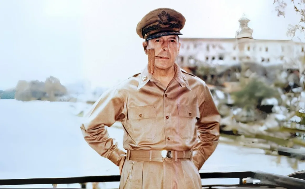 Zdjęcie Generał MacArthur: kontrowersyjna postać II wojny światowej i Korei