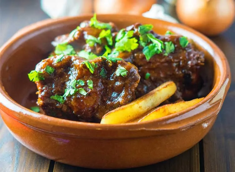 Tapas creativas rabo de toro Ronda