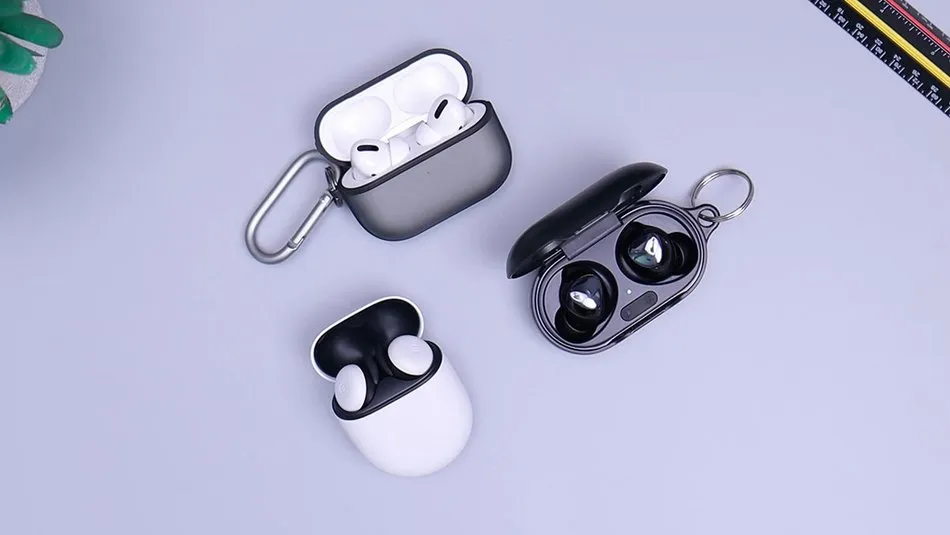 różne typy słuchawek bezprzewodowych i przewodowych