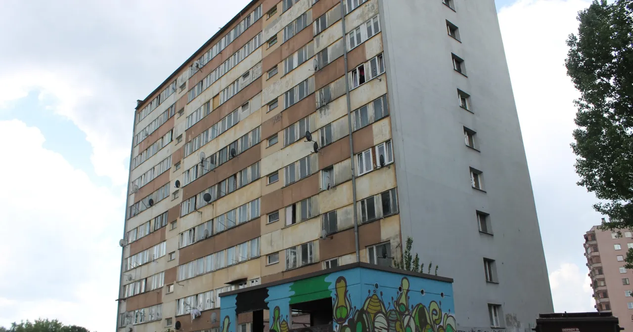 Hotel Marmur Kielce opuszczony widok z zewnątrz