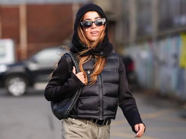 stylizacje z czarną kamizelką pikowaną