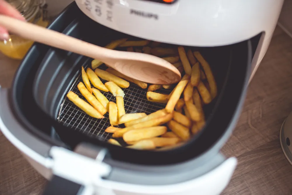 frytki w koszyku air fryer